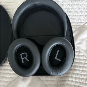 Bose 700 Wireless Noise Cancelling Headphones